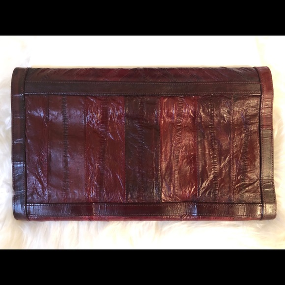 Clutch bag in wine colour - Picture 2 of 7